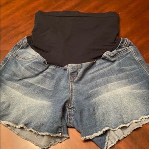 Ava and Alex maternity shorts sz XL, fit like L